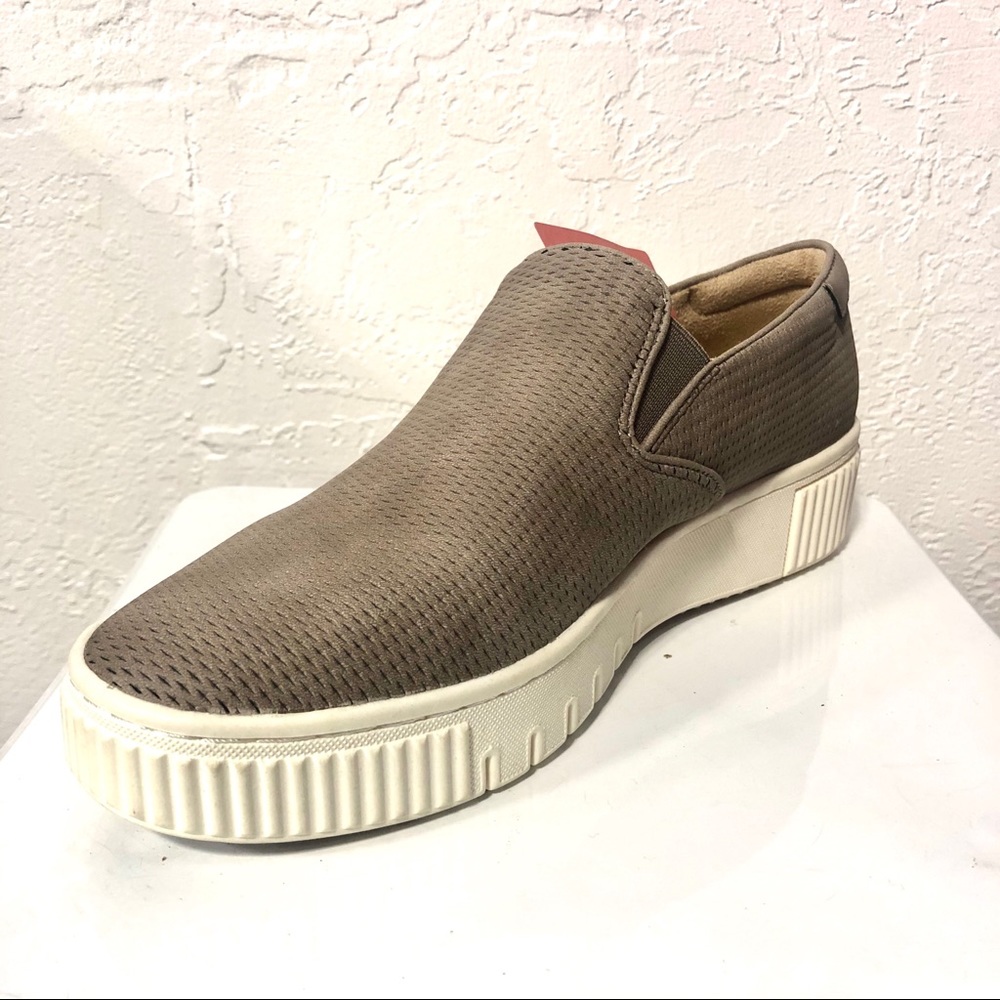 Naturalizer Soul Taupe Sneakers Flats size 8.5
